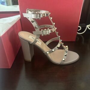 Valentino Garavani Rockstud Caged Heeled Sandals in Poudre Size 37.5